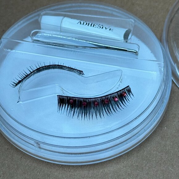 OSP Cosmetics Masquerade Pink Diamond Eye Lash Kit - Picture 4 of 10